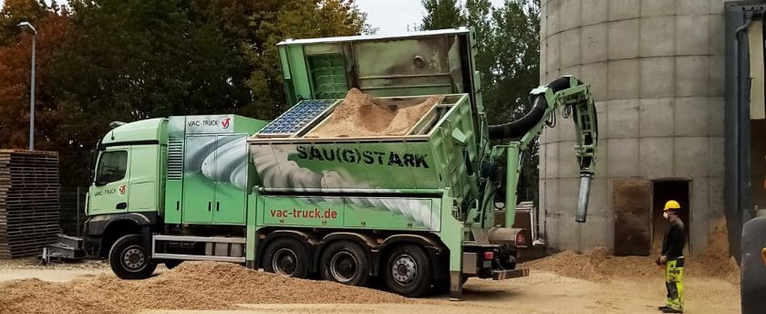Kanalreinigung und Rohrreinigung Bad Kötzting - Saugarbeiten